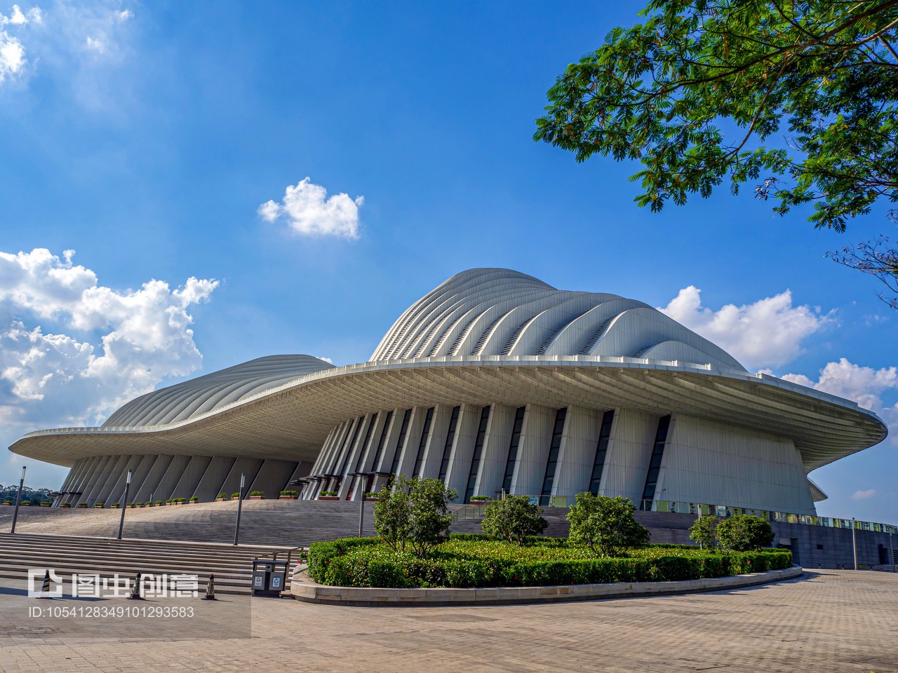 广西文化艺术中心,流线型建筑。现代建筑