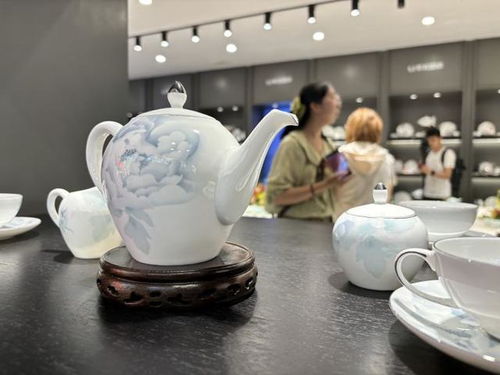华光国瓷 全国布局15座陶瓷艺术馆，双馆同启助推文化“两创”